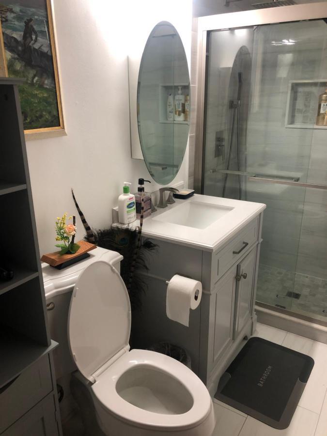 Private Room With Private Full Bathroom 芝加哥 外观 照片